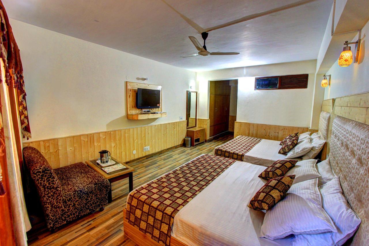 Hotel Highway Inn Manāli Zewnętrze zdjęcie
